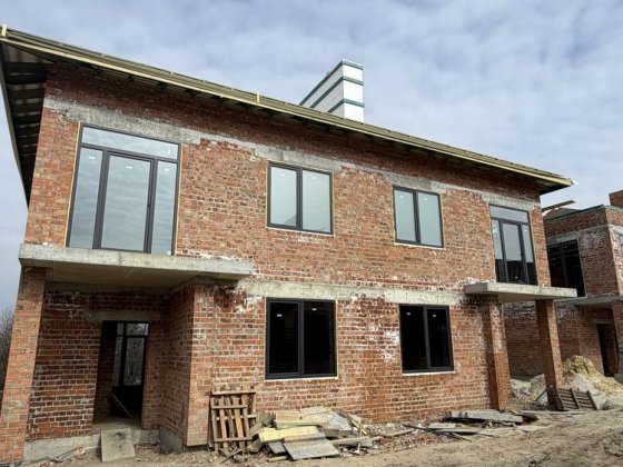 Продається котедж - Бігова - закритий новий  компоекс під охороною Львів