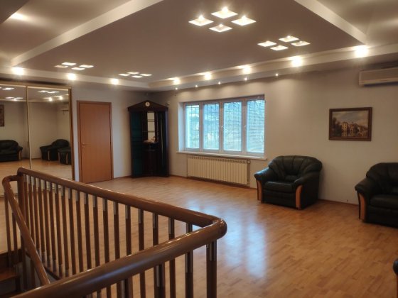 Продам просторный  дом в Диёвке, ориентир 94 школа. Дніпро