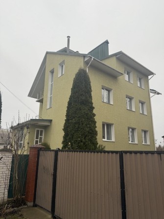 Продаж просторого будинку - фото 1