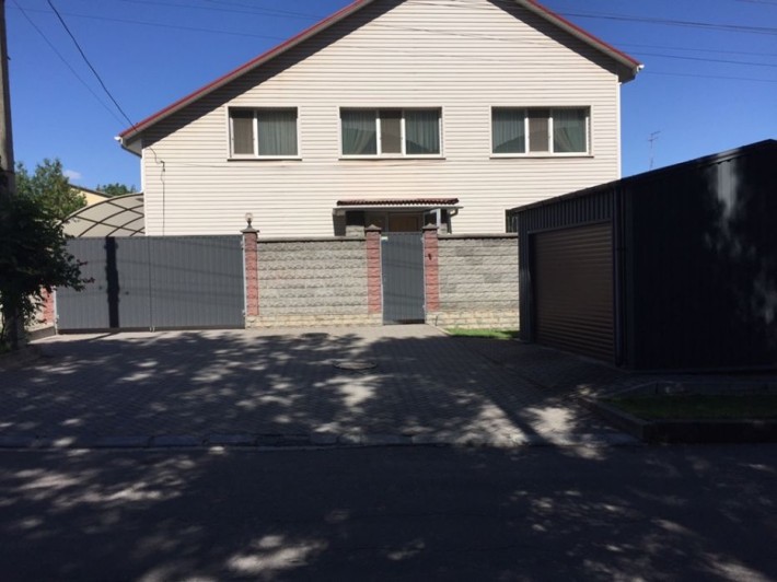 Продам дом с большим благоустроенным подвалом - фото 1