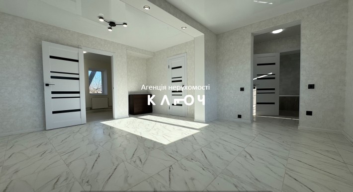 Продаж будинку з новим ремонтом р-н Тихої Гавані! - фото 1
