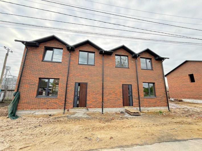 Продаж 4-х кімнатного дуплексу площею 105 кв.м. з власною ділянкою на 4 сотки Чорновий стан. Працюєм - фото 1