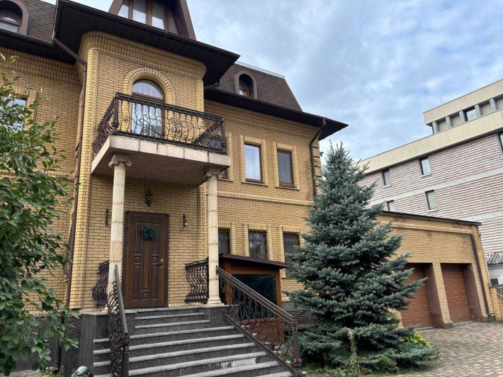 Продам будинок 560 м2 по вул. Казакова, р-н пр. Гагаріна. - фото 1