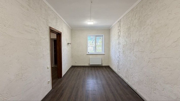 Продам квартиру на земле часть дома - фото 1