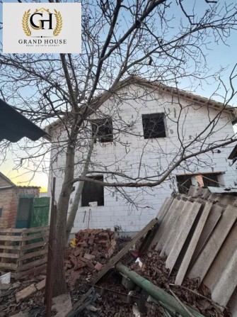Продам новий 2 поверховий будинок біля парку Перемоги - фото 1