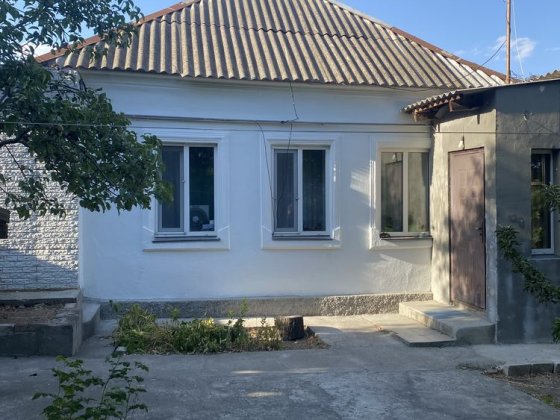 1/2 дома Терновка( поворот), отдельный двор 10 соток Николаев