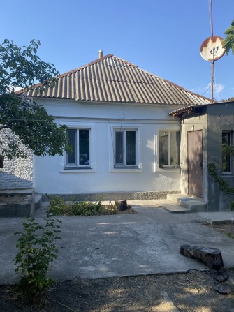 1/2 дома Терновка( поворот), отдельный двор 10 соток - фото 1