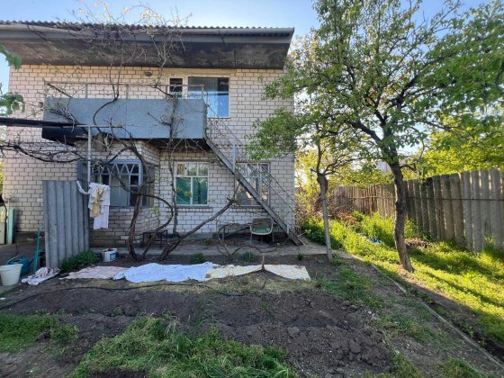 Продаются два дома в одном дворе, в/у, Корабельный. сертификат, ваучер.