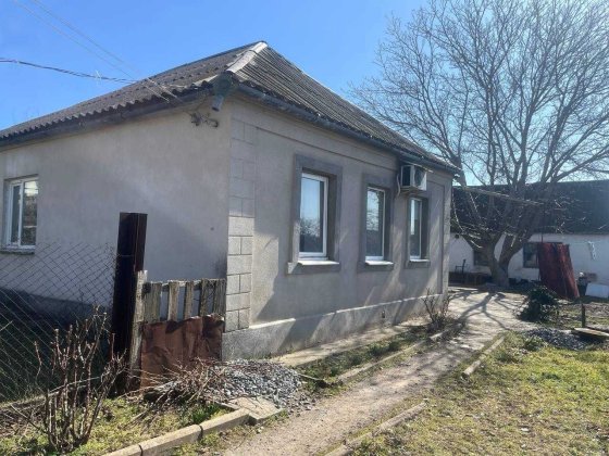 Продам будинок з земельною ділянкою у Ракетному Урочищі