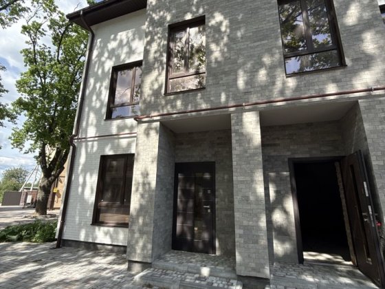 Продаю таунхаус з централізованими комунікаціями Петропавлівська Борщагівка