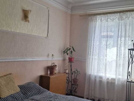 Будинок на Таїрова з повним пакетом документів, для великої родини