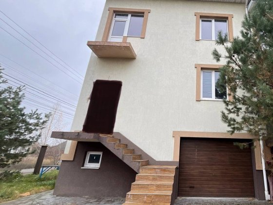 Кутовий таунхаус з великою ділянкою Софиевская Борщаговка