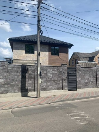Продам будинок з басейном у Софіївській Борщагівці, 150 м2, 6 соток, Газ, Без комісії - фото 1