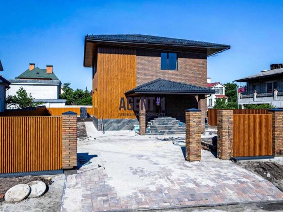 Сучасний будинок з укриттям с. Петропавлівська Борщагівка. Загальна площа 210 кв.м. Петропавлівська Борщагівка