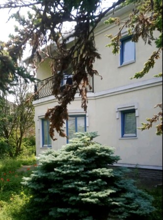 Продаж добротного будинку на 12 сотках землі. - фото 1