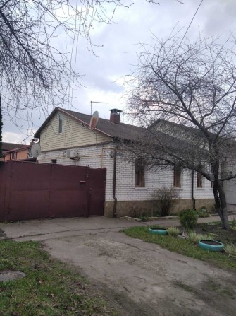 Продается пол дома в районе метро Киевская(10 мин,пешком) - фото 1