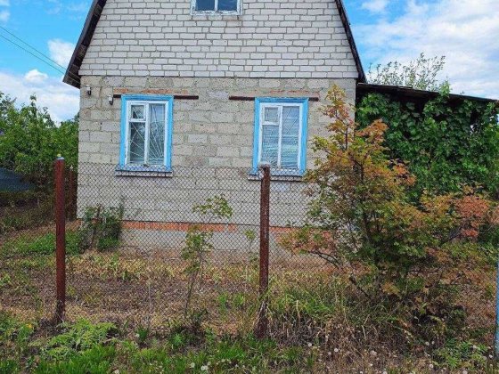 Продам дачний будинок із земельною ділянкою на «Світанку« («Рассвет«). Харків