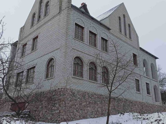 Продам большой дом. 710 кв.м.