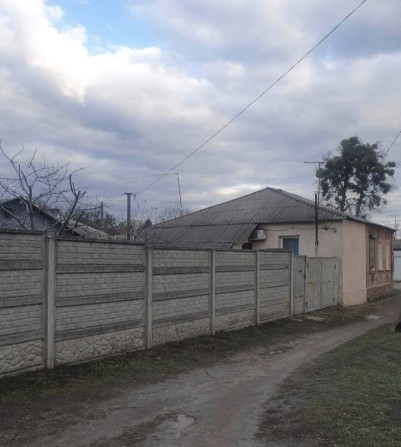 Продам 1/3 будинку зі своїми зручн. Свій двір.вул.Лиса 57, Хол гора.Ключі в мене - фото 1