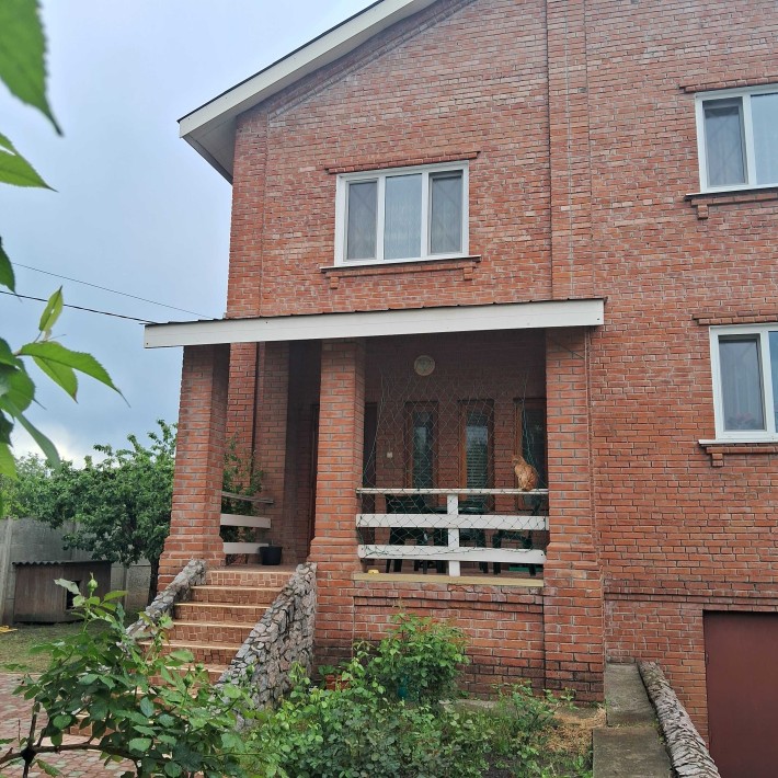 Продам 2 поверховий капітальний будинок Баварія - фото 1