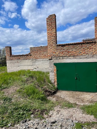 продажа дома в Корабельном районе начатое строение - фото 1