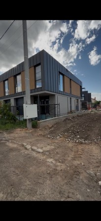 Продаж будинку( дуплекс) дуже шикарна локація! Вигідна пропозиція, без комісії! - фото 1