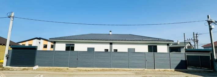 Новий стильний таунхаус у Таїрове (Масив 21) з власним двором - фото 1