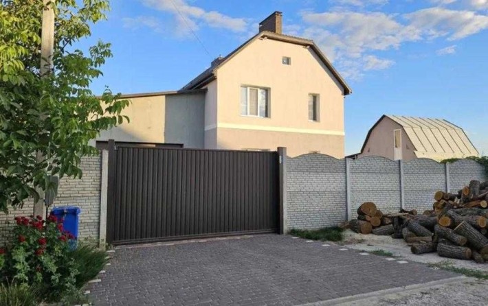 Продам просторий капітальний будинок 10 хвилин від метро Індустріальна - фото 1