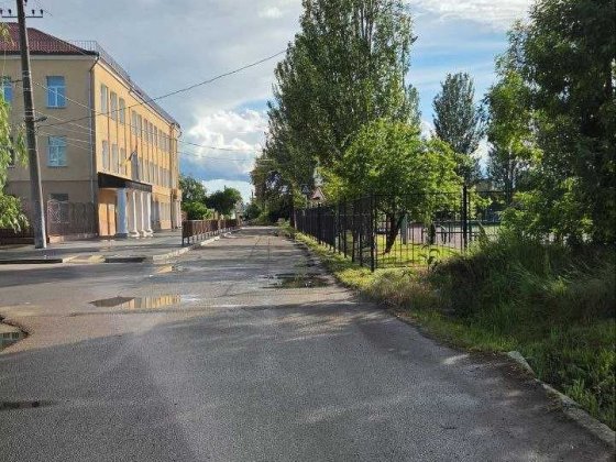 Пропонується до продажу частина будинку Більшовик, район школи