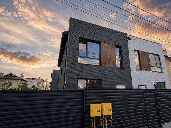 Продам Будинок з підвалом без комісії Петропавлівська Борщагівка