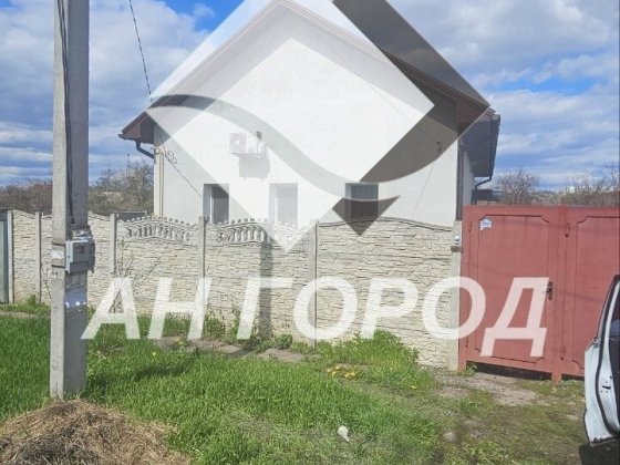 Дом с новым ремонтом на Немышле