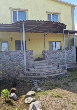 Продам 2х этажный дом на Залютино - фото 1