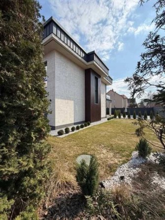 Стильний будинок З РЕМОНТОМ 162 м² з басейном .Газ - фото 1