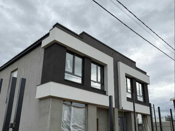 Двоповерховий будинок в с. Петропавлівська Борщагівка: 149 м², 4 кімнати та власна ділянка
