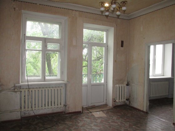 Продам 3 кімнатну квартиру (сталінка) на пл. Покровській ( р-н Маркетопту - Світу вин ) Александрия