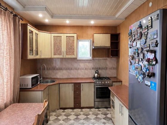 Продаж просторої 2-кімнатної квартири з власним подвір'ям та городом в м. Борислав Борислав