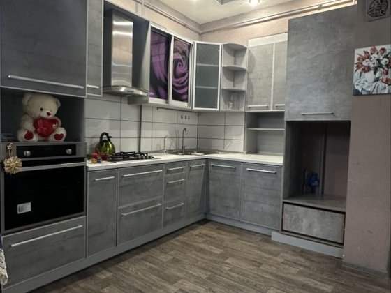 Продаж 2-кімн Сталінка, біля центру, Камʼянське. Кам'янське