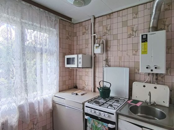 Продається трикімнатна квартира на масиві Васильків