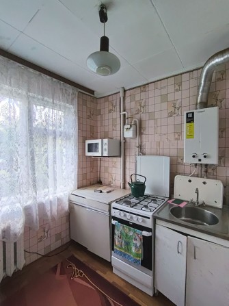 Продається трикімнатна квартира на масиві - фото 1