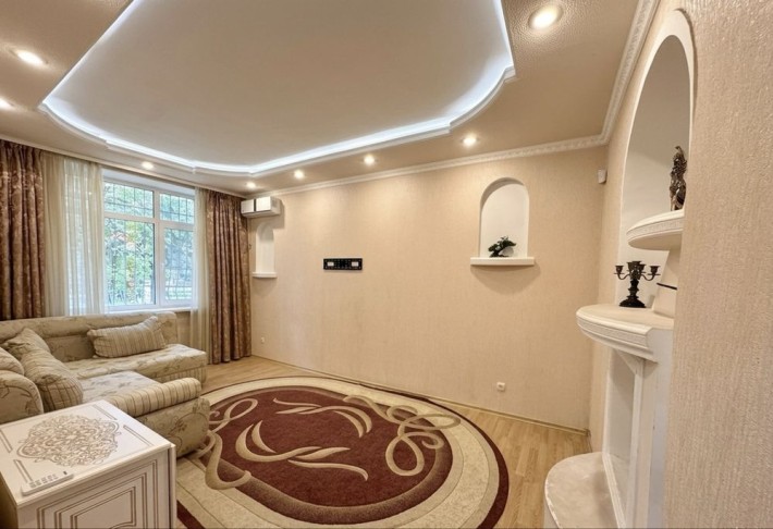 Уютная квартира (75 м²) с гаражом на ул. Мира - фото 1