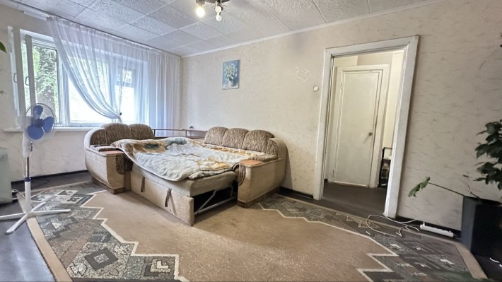 Продам 2-х комнатную квартиру возле Центра - фото 1