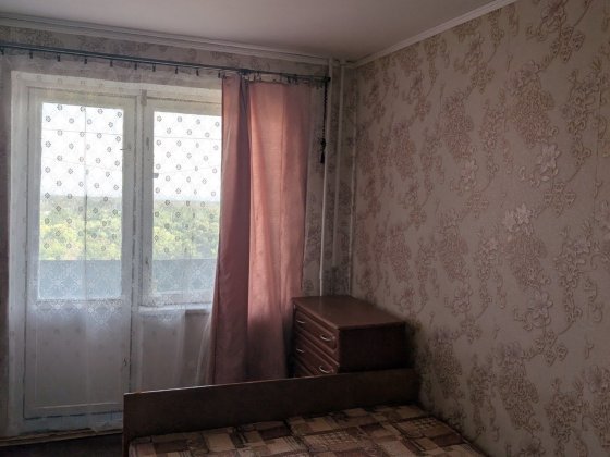 Продам уютную 3-комнатную квартиру на Левом берегу 1-й микрорайон, ул. Харьковская. Каменское