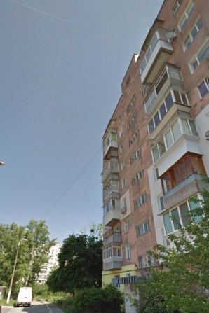Продам четырёхкомнатную квартиру в Вышгороде ул Набережная 8 - фото 1