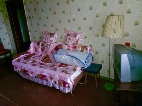 Продам уютную 2 комн. квартиру на л/ б, 1мкр. Каменское