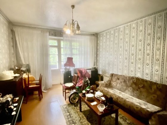 Продам 3к квартиру сталінку  Центр Кам‘янське  індивідуальне опалення Каменское