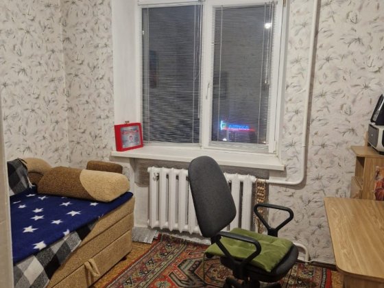Продам трикімнатну  квартиру Глухов