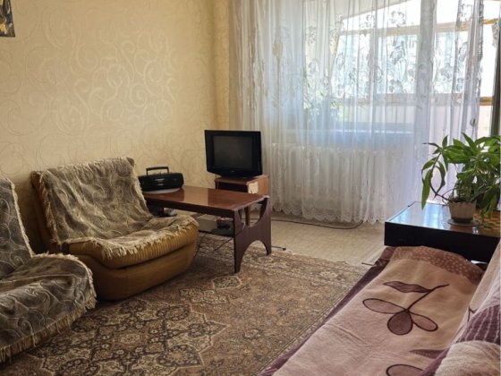 Продам 3-кімнатну квартиру. 11 мікрорайон. Лівий берег. Кам'янське