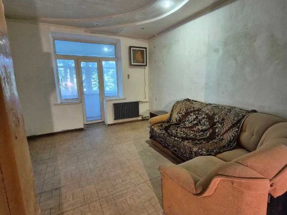 Лучшая цена в районе! Продам 2-х  сталинку на Свободы. Кам'янське
