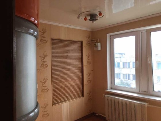 Продається трикімнатна квартира Глухів