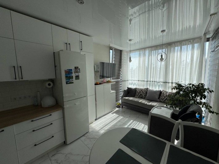 Продаж сучасної 2-кімнатної квартири в ЖК На Прорізній з видом на ліс - фото 1